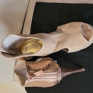 Michael Kors Platform heels size 9